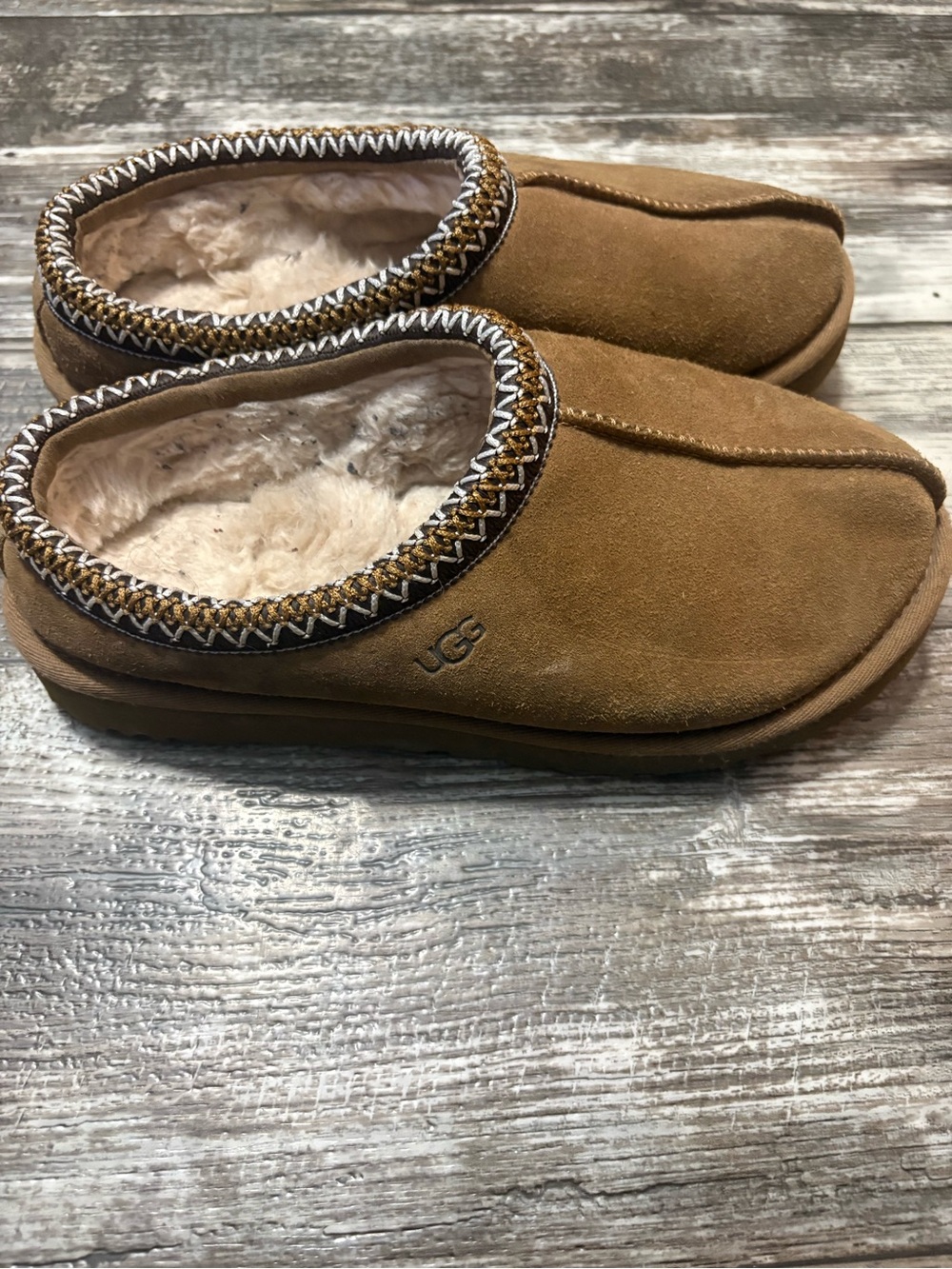 UGG Women's Chestnut Suede Shearling-Lined Slip-On Clog - Picture 2 of 6
